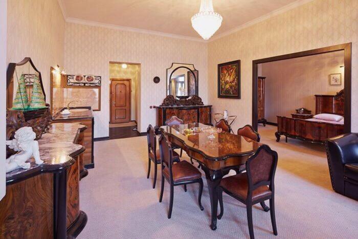 Exclusive Apartment On Shevchenko Avenue 10 Λβιβ Εξωτερικό φωτογραφία